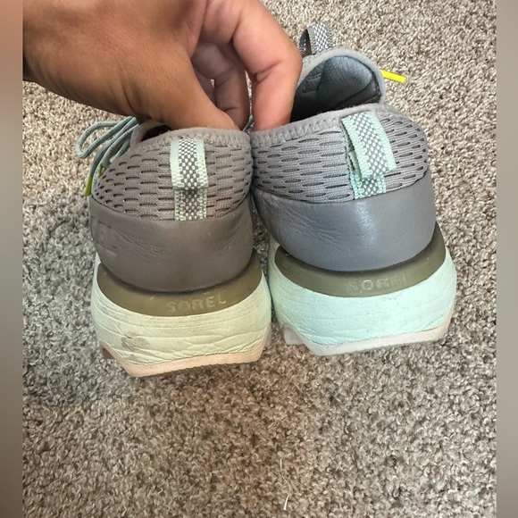 Sorel Gray and Mint Athletic Sneakers size 8 women’s - Picture 2 of 9